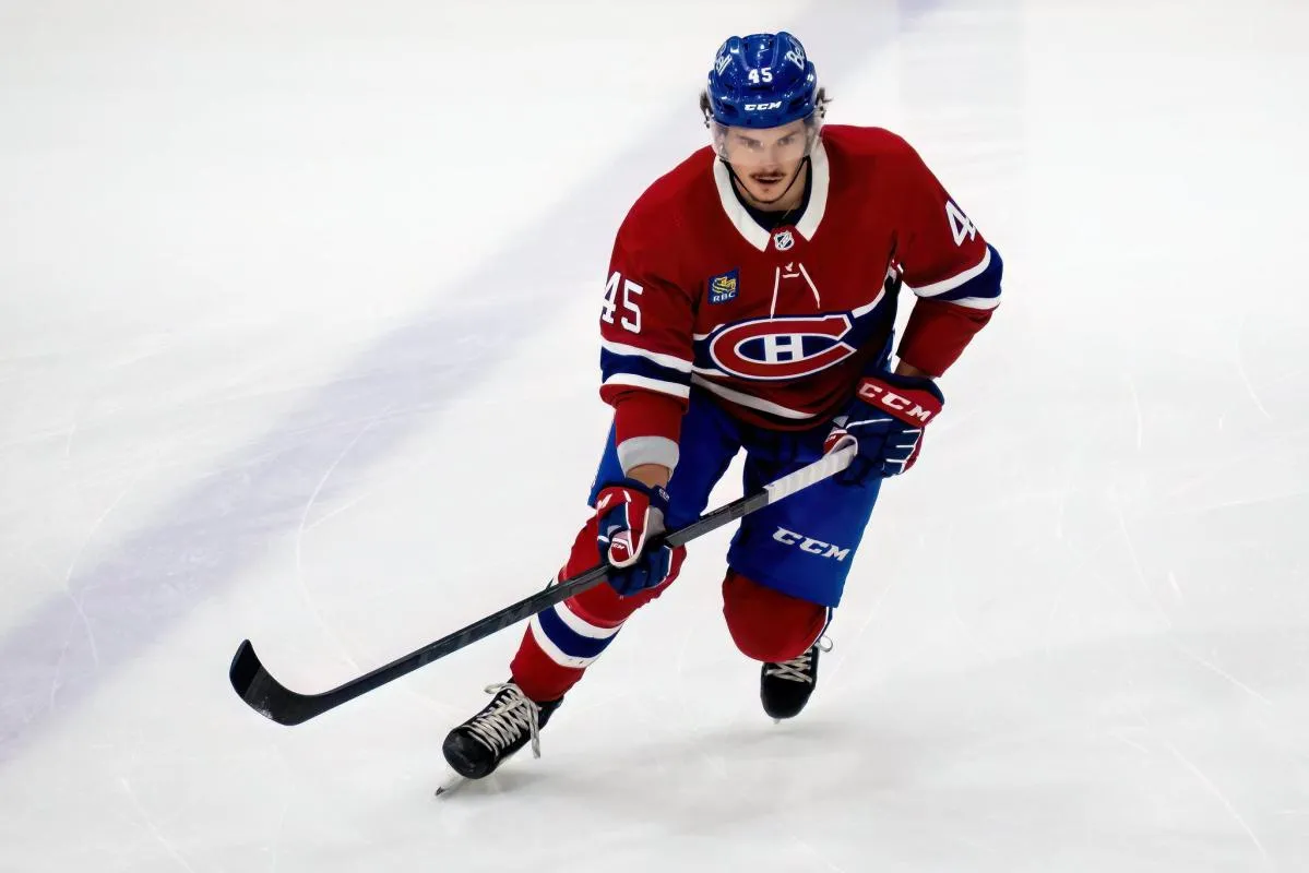 Pierrick Dubé en uniforme avec le Canadien de Montréal
