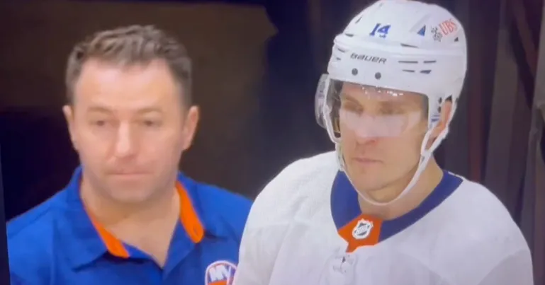 Islanders Bench after losing the game in the final seconds.