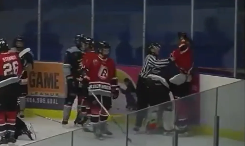 Eithan Grishin chokes out goaltender with a UFC move