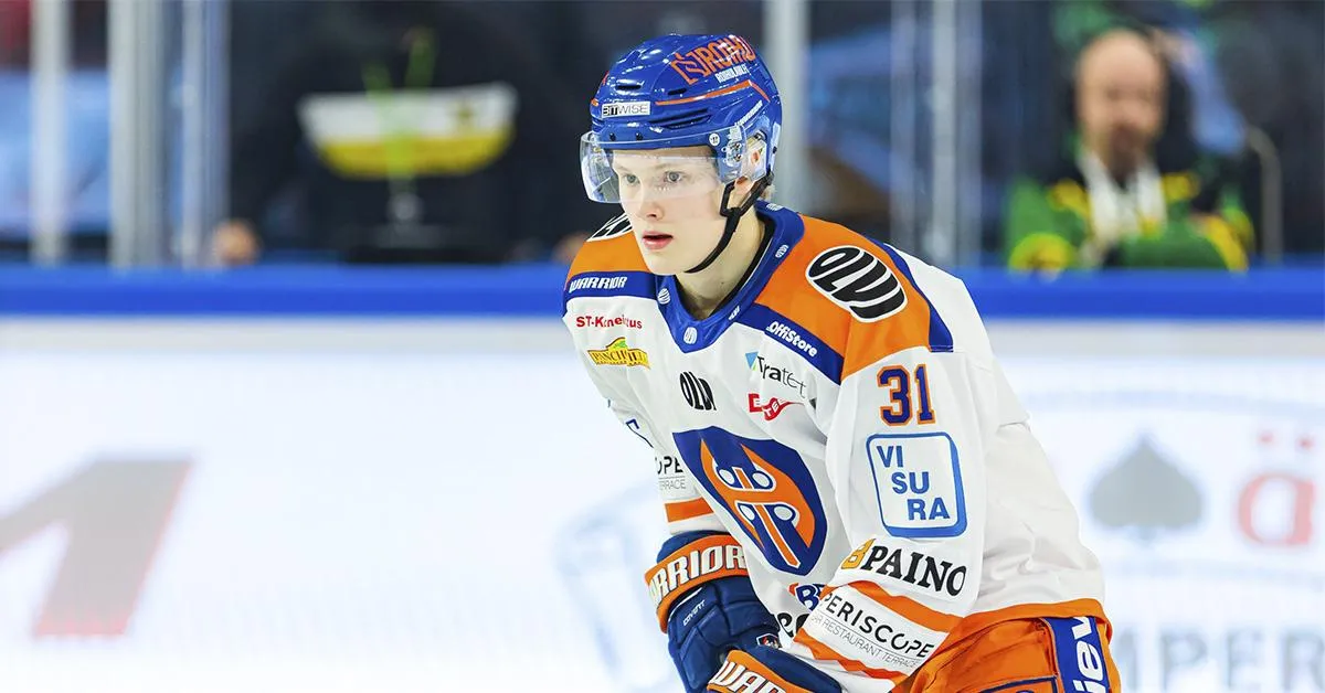 Topi Ronni playing for his junior hockey team in Europe.