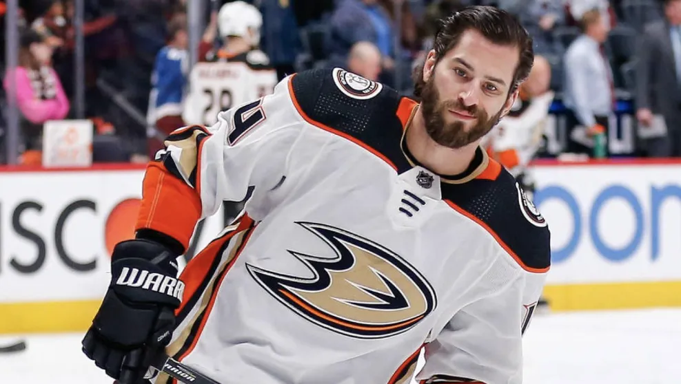 Adam Henrique vient d'être échangé aux Oilers d'Edmonton.