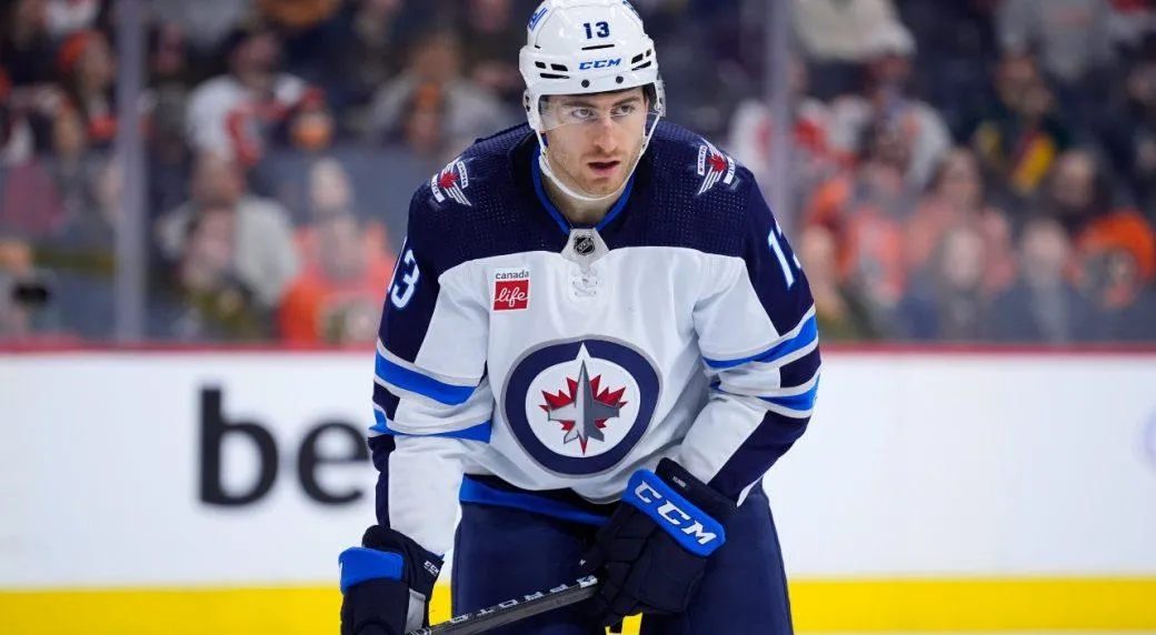 Winnipeg Jets forward Gabe Vilardi preparing for a faceoff