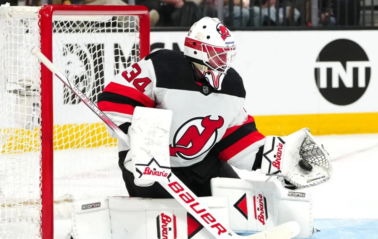 Jake Allen en uniforme avec les Devils du New Jersey