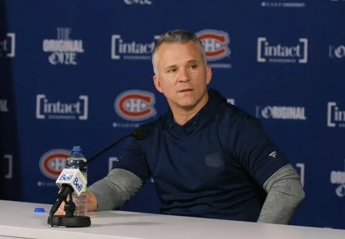 Martin St-Louis en point de presse