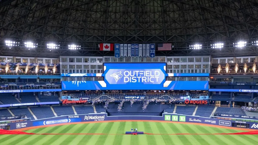 Blue Jays show off their new outfield today after extensive renovations. #BlueJays 
#RogersCentre