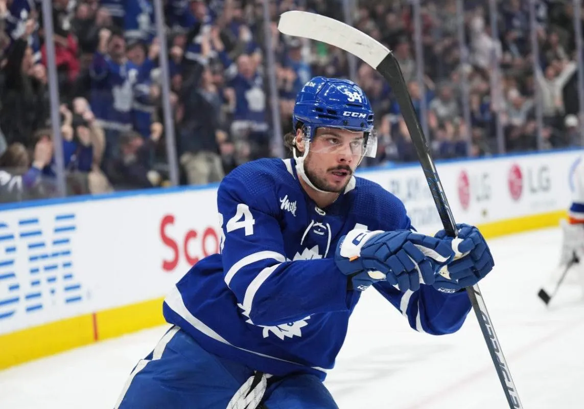 Photo of Auston Matthews, from the Toronto Maple Leafs, celebrating a goal