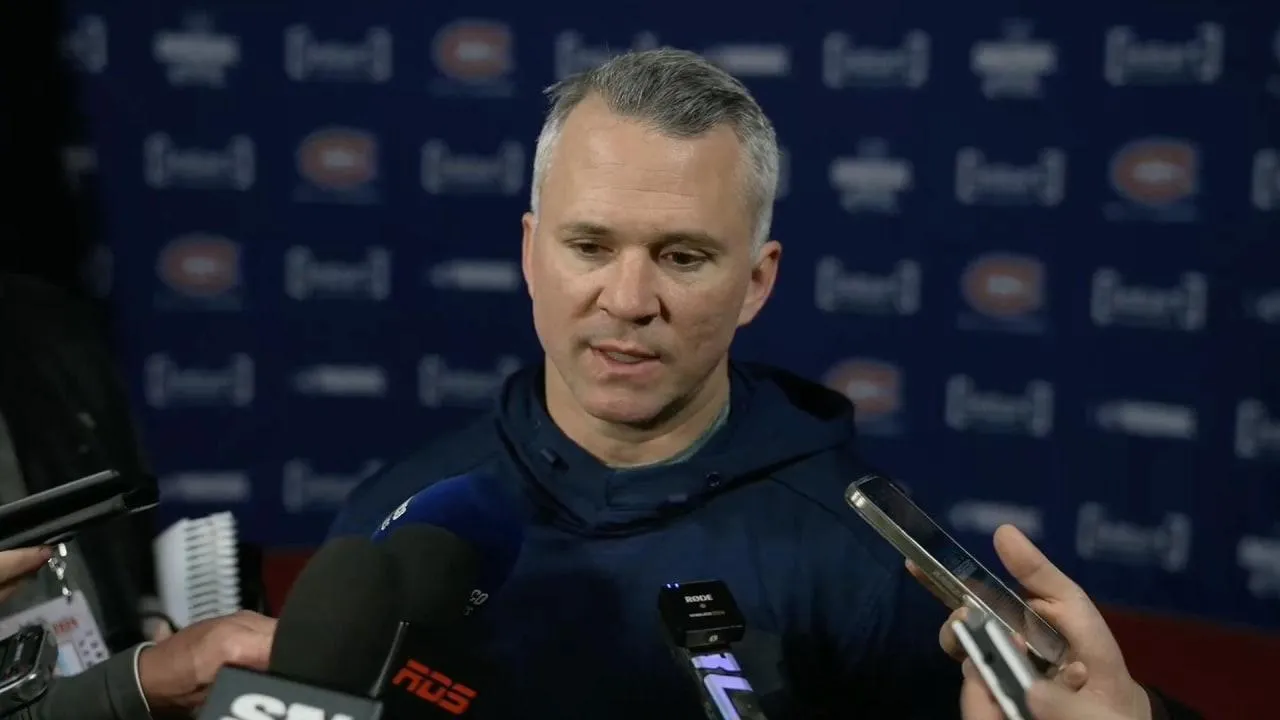 Martin St-Louis en point de presse