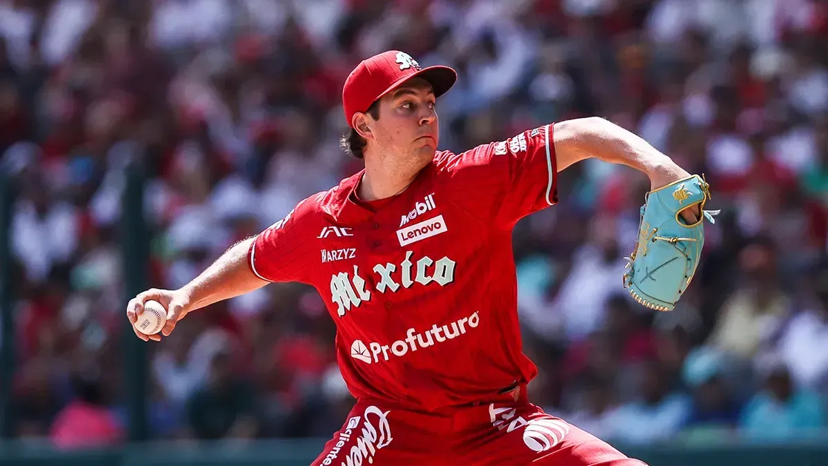 Trevor Bauer pitching for the Diablos Rojos del México