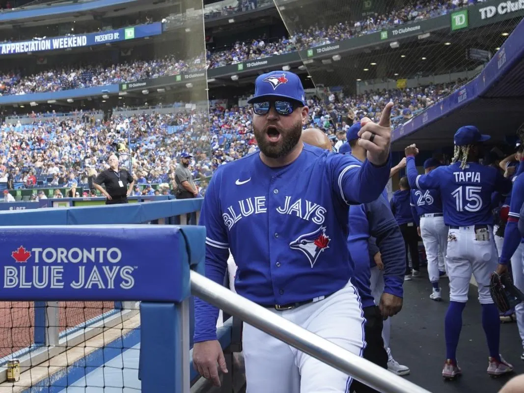 Schneider is the Jays dugout #bluejays #mlb