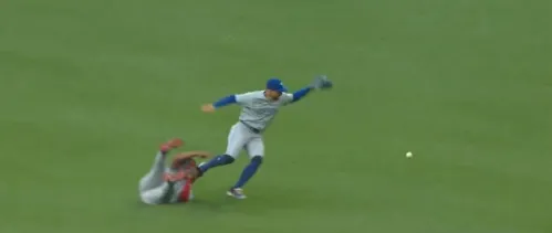 Guerrero falls trying to make a catch #bluejays #mlb