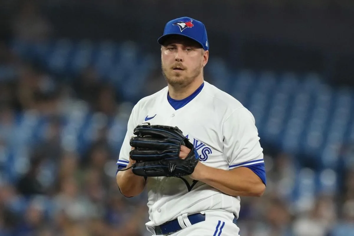 Swanson on the mound for the Jays #bluejays #mlb