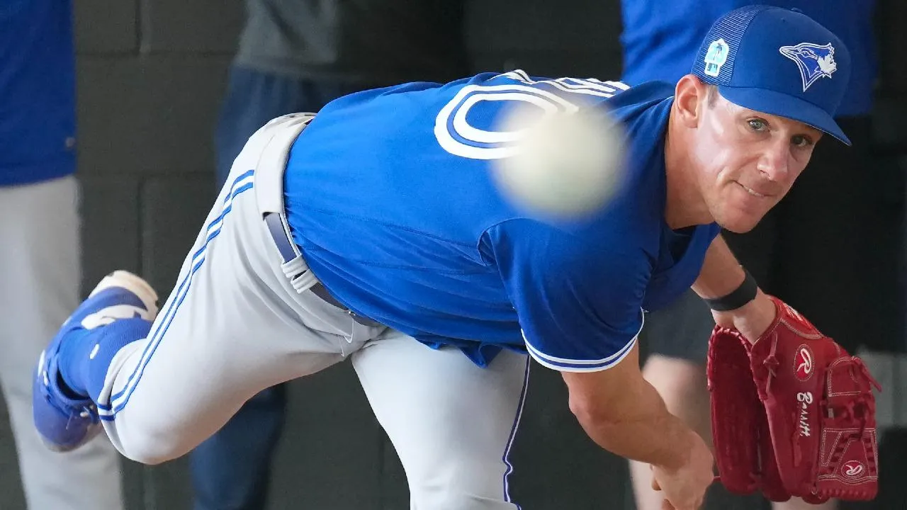 Bassitt pitching for the Jays #bluejays #mlb