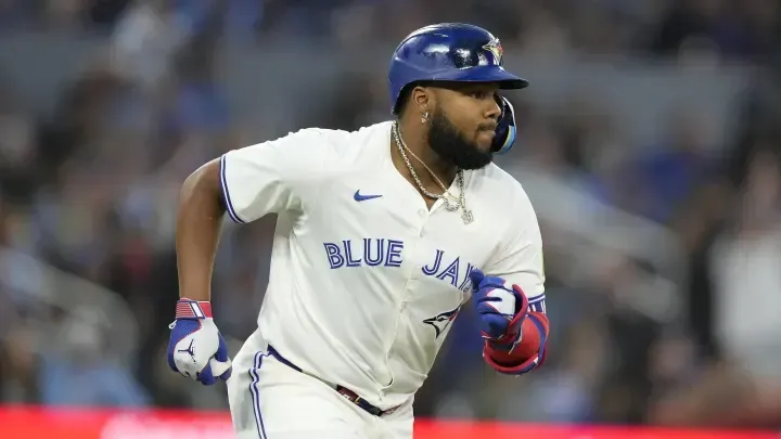 Guerrero running the bases #bluejays #mlb