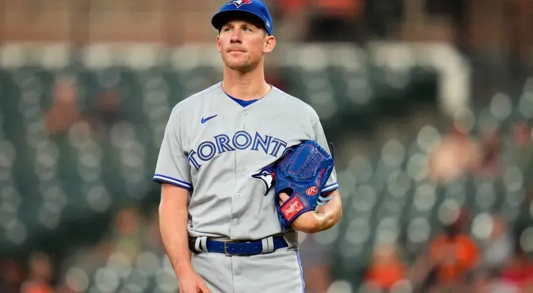 Blue Jays only have 6 players under contract for 2025 #bluejays #mlb