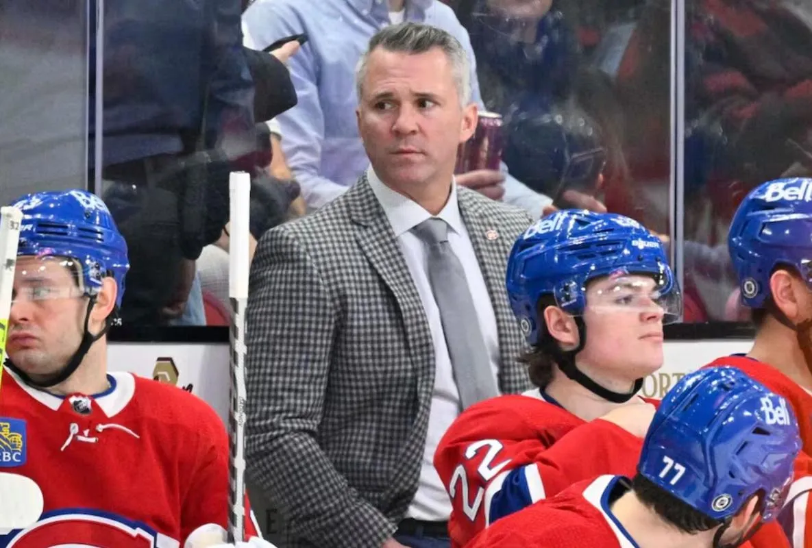 Martin St-Louis derrière le banc du Canadien