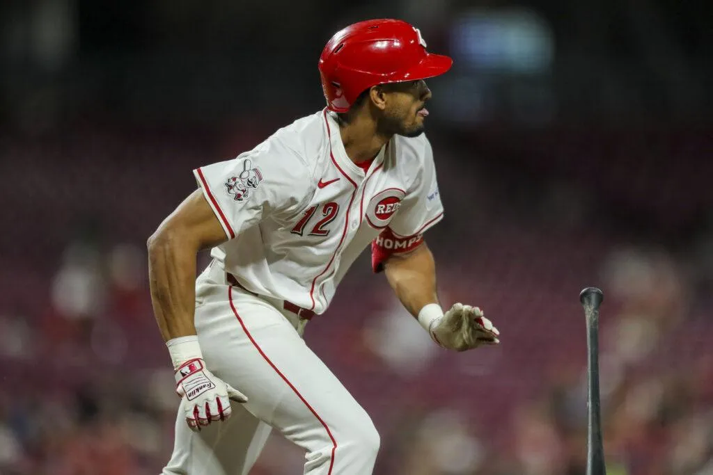 Former Reds players has retired from baseball to play NCAA football #bluejays #mlb