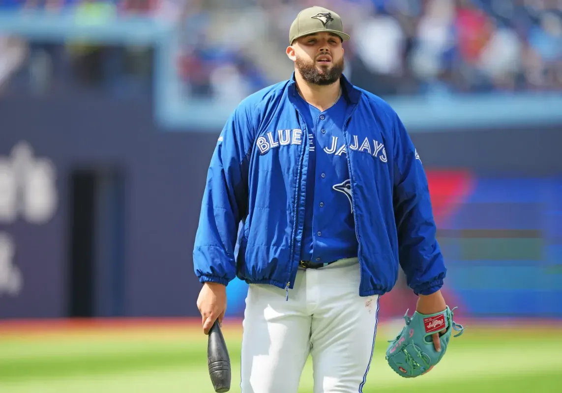 Hazel Mae announces injury update regarding Blue Jays pitcher Alek Manoah #bluejays #mlb