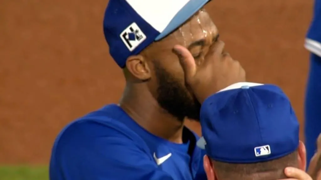 Blue Jays pitcher Amir Garrett leaves the game with an injury #bluejays #mlb