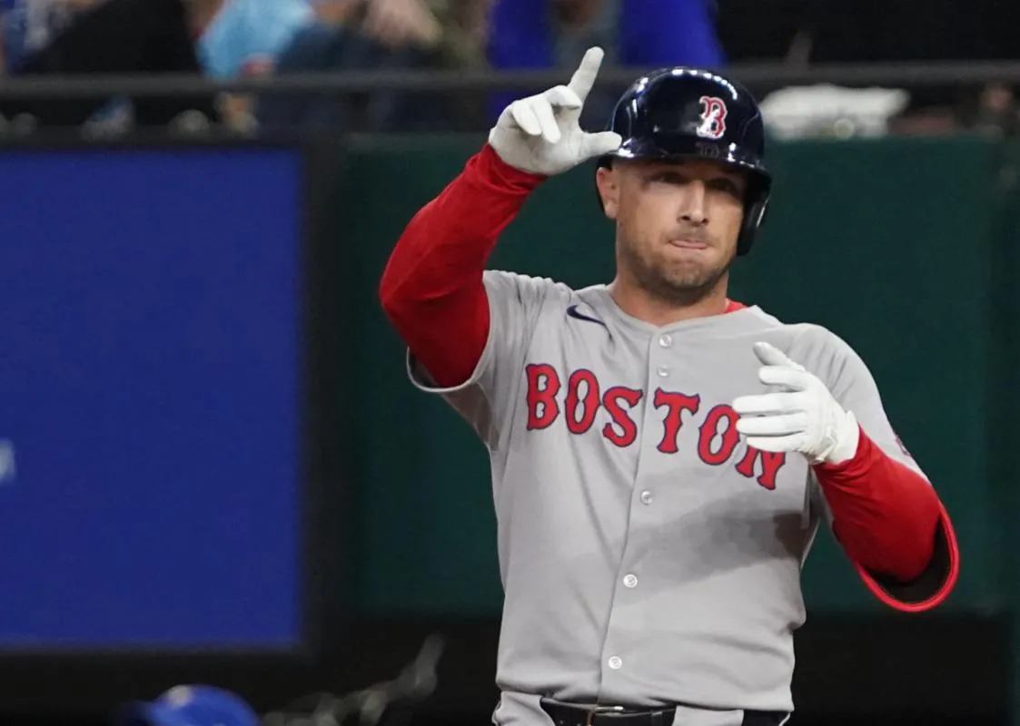 Blue Jays never engaged in contract discussions with Red Sox's third baseman. #MLB #BlueJays #AlexBregman