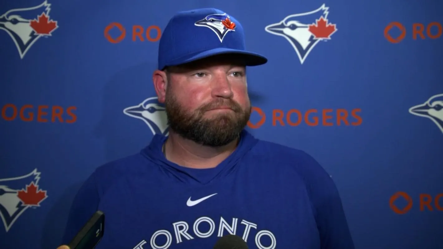Blue Jays manager John Schneider does not defend  Jose Berrios #bluejays #mlb