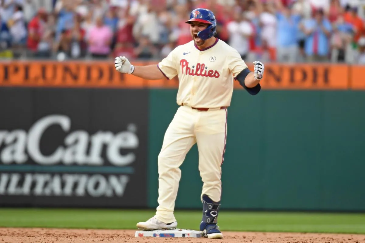 Blue Jays sign former Phillies first baseman Buddy Kennedy to a minor league deal #bluejays #mlb