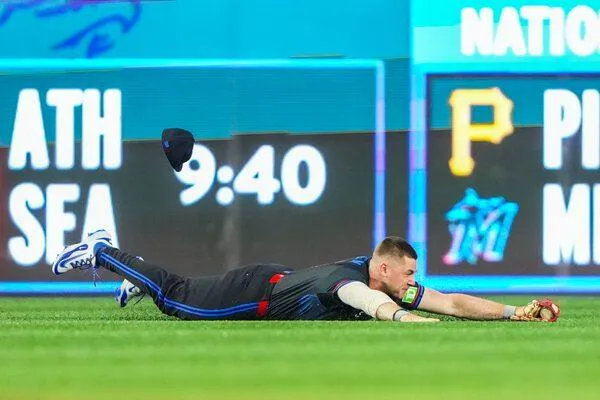 Blue Jays might look to trade rookie Alan Roden at the trade deadline #bluejays #mlb