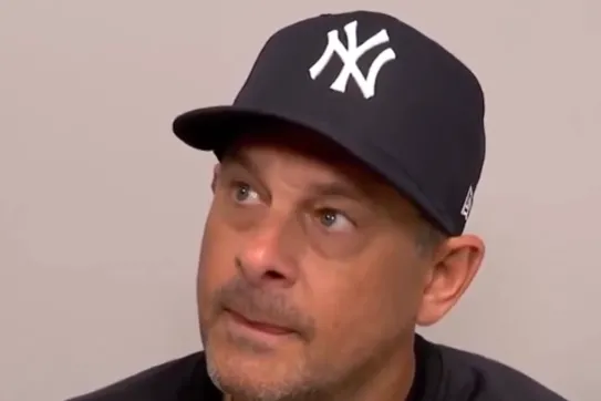 Yankees manager Aaron Boone blames Yankees loss to the Blue Jays on the Rogers Centre #bluejays #mlb