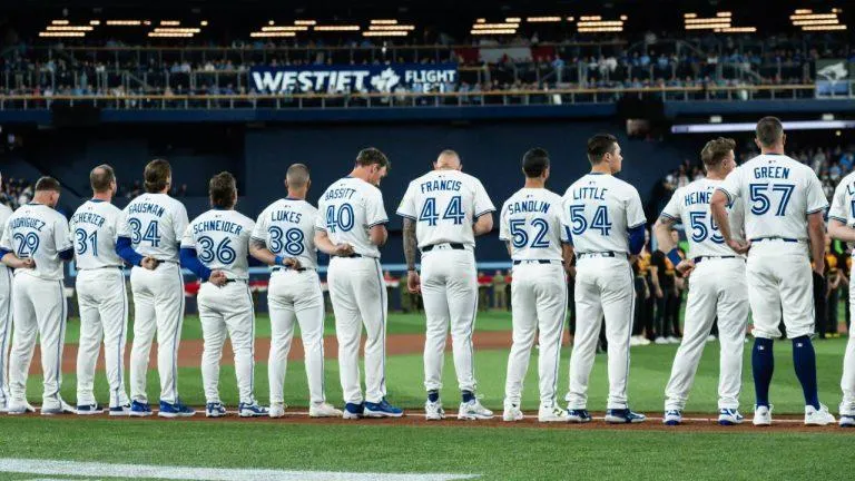 Former Blue Jays player Kevin Barker takes shot at the team over trade deadline moves #bluejays #mlb