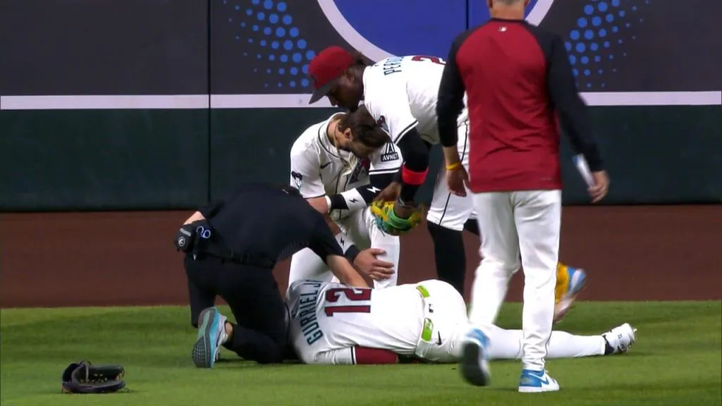 Former Blue Jays Loudres Gurriel Jr goes down with serious injury #bluejays #mlb