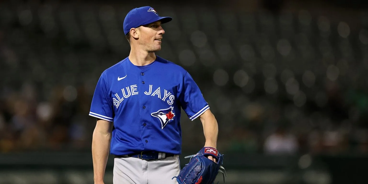 Blue Jays might end up keeping Chris Bassitt after all #bluejays #mlb