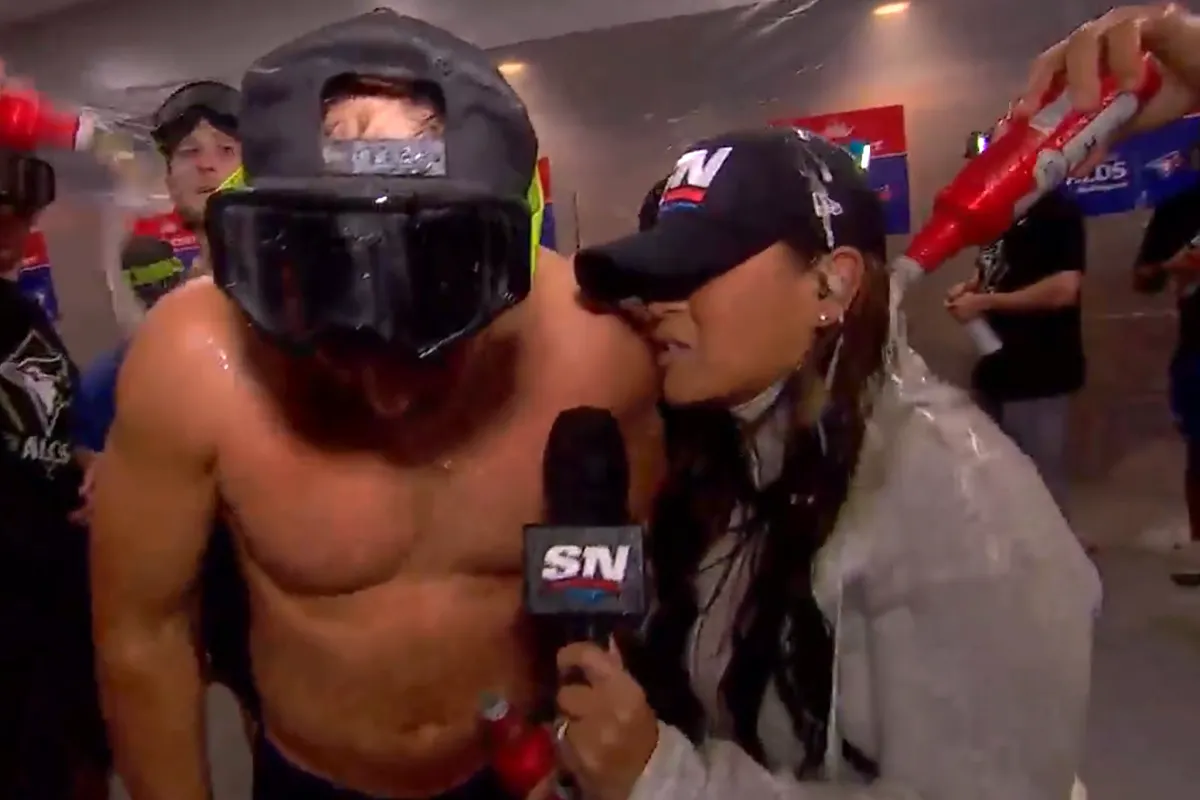 Bleu jays reporter Hazel Mae praised for how she handled post-game interview #bluejays #mlb