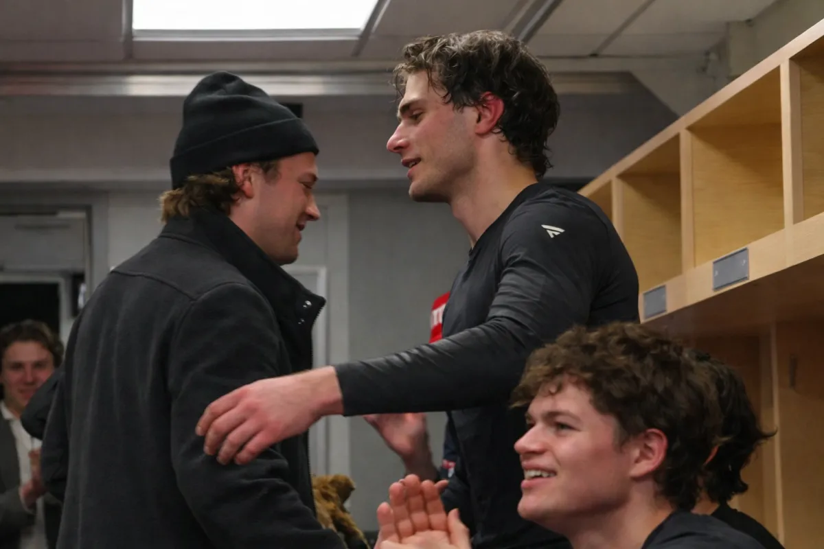Sc&egrave;ne jamais vue apr&egrave;s la victoire du Canadien jeudi soir impliquant Juraj Slafkovsky