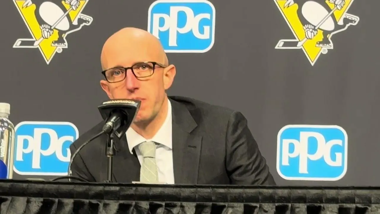 Pittsburgh Penguins head coach Dan Muse speaks to reporters