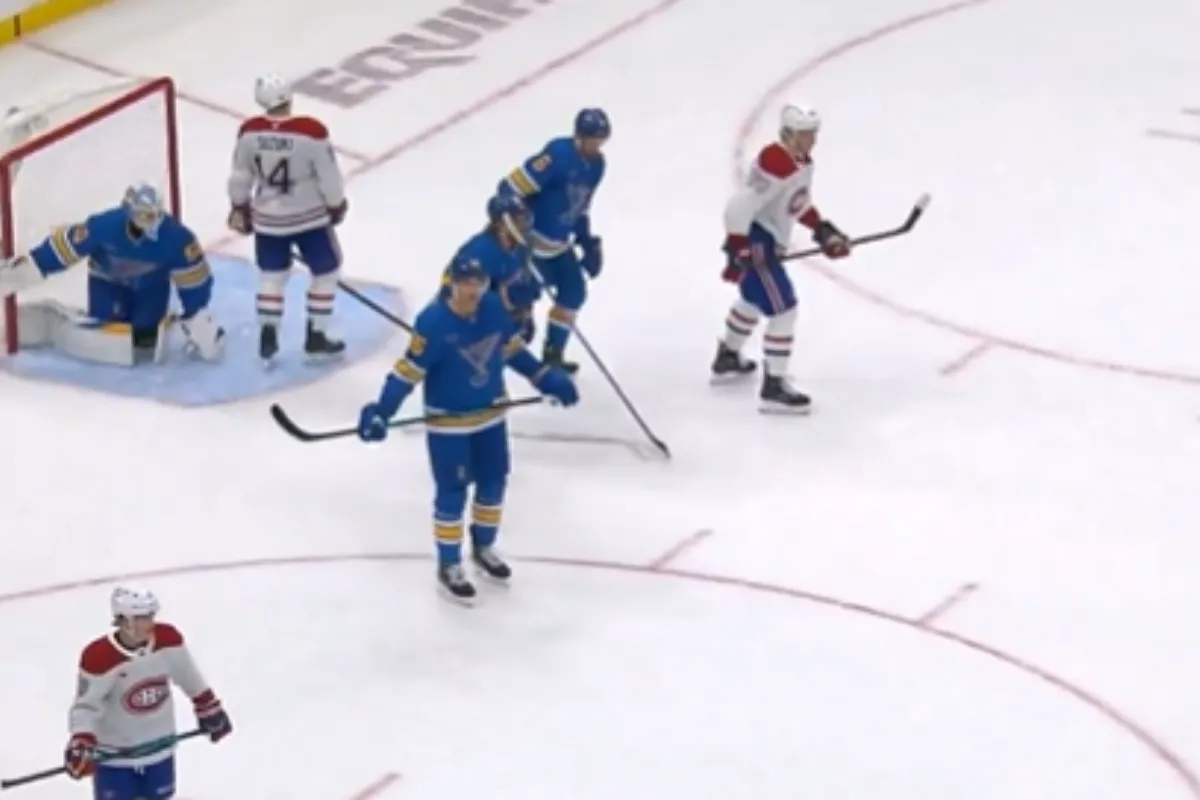 Sc&egrave;ne pass&eacute;e inaper&ccedil;ue entre Nick Suzuki et Jordan Binnington et &ccedil;a va plaire aux dirigeants du Canada