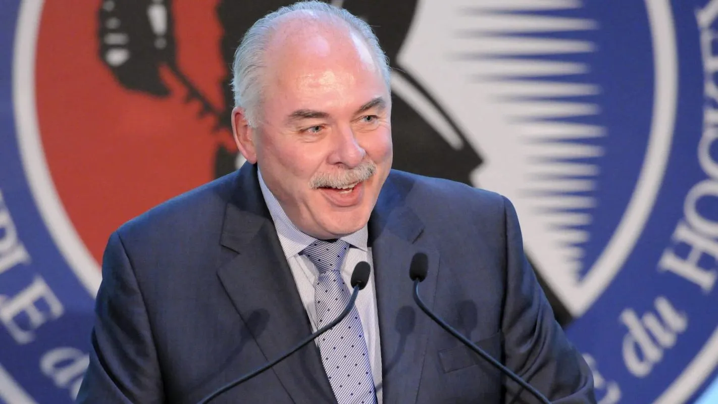 Former OHL commissioner David Branch speaks at an event