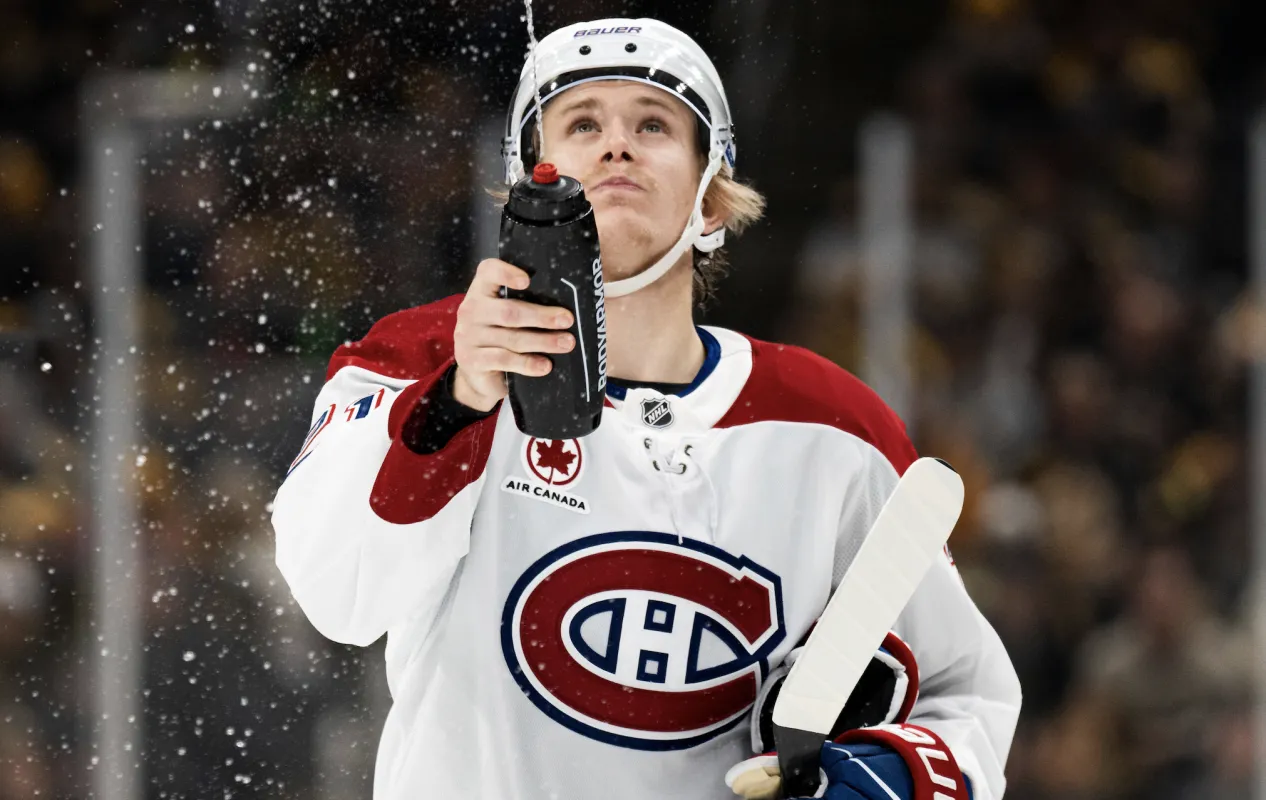 le d&eacute;fenseur des Canadiens de Montr&eacute;al Kaiden Guhle (21) avant un match au TD Garden.