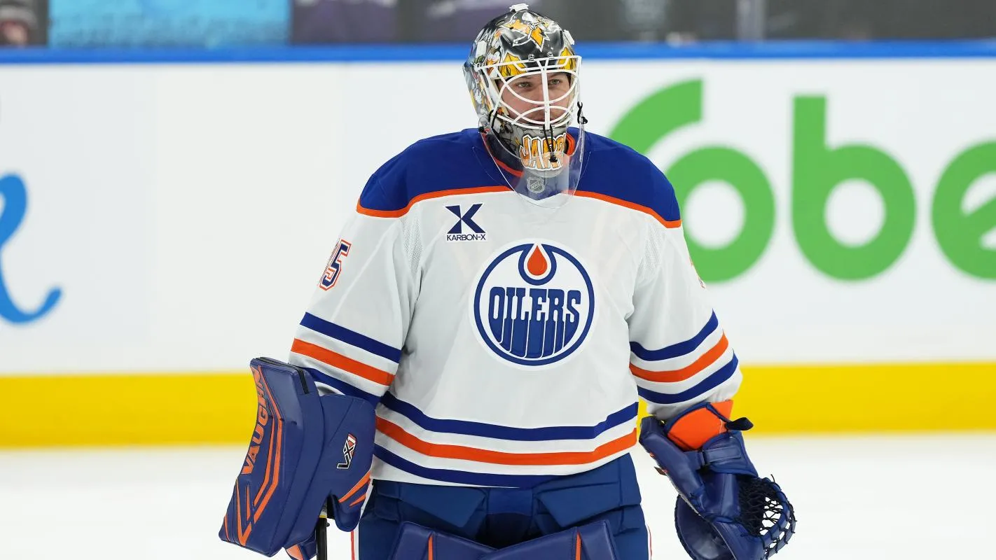 Edmonton Oilers goaltender Tristan Jarry (35) skates during warmups before a game against the Toronto Maple Leafs at Scotiabank Arena.