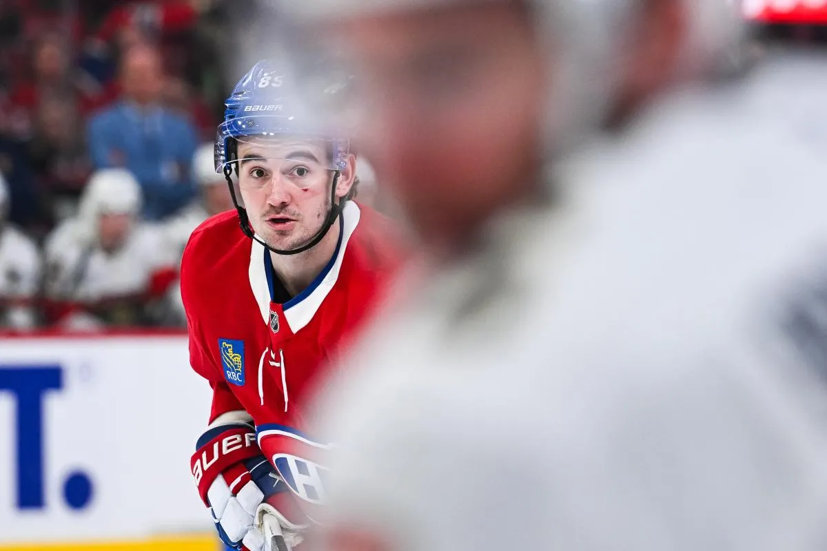 Le 8 janvier 2026, &agrave; Montr&eacute;al, au Qu&eacute;bec, au Canada, l'attaquant gauche des Canadiens de Montr&eacute;al, Alexandre Texier (85), suit le jeu contre les Panthers de la Floride lors du troisi&egrave;me tiers-temps au Centre Bell.