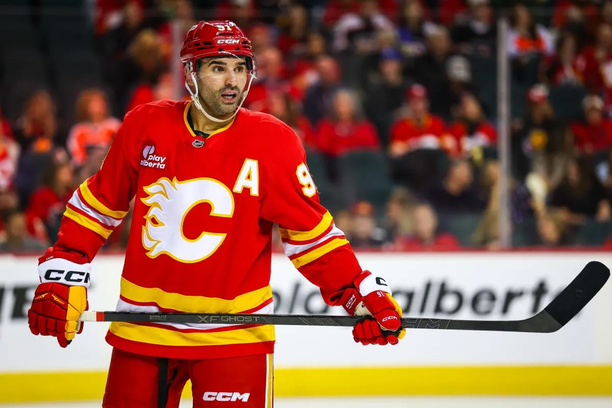 Calgary Flames center Nazem Kadri (91) against the Philadelphia Flyers during the second period at Scotiabank Saddledome