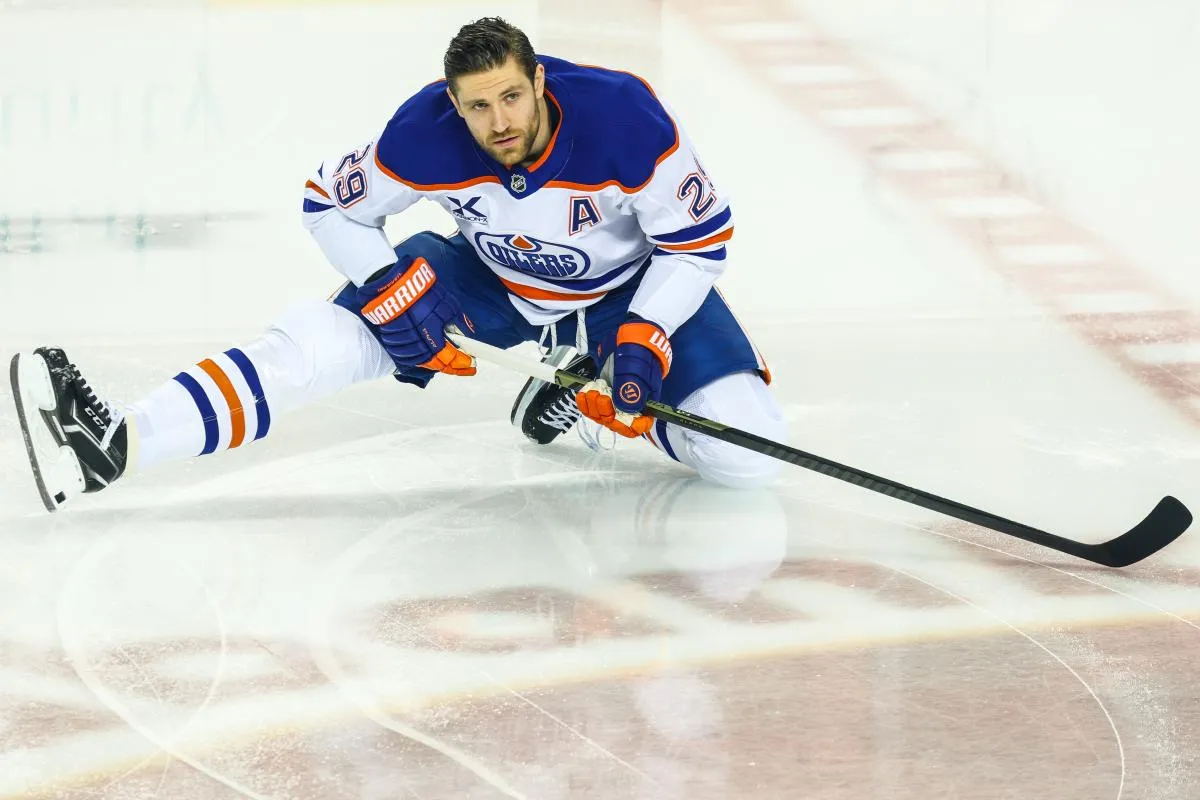Edmonton Oilers center Leon Draisaitl (29) warms up during the warmup period against the Calgary Flames at Scotiabank Saddledome.
