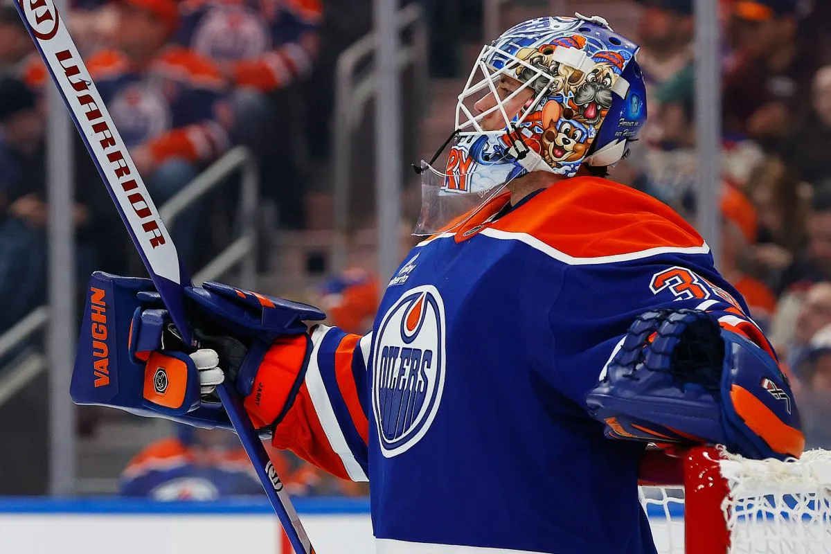 Edmonton Oilers goaltender Tristan Jarry (35) against the New Jersey Devils at Rogers Place.