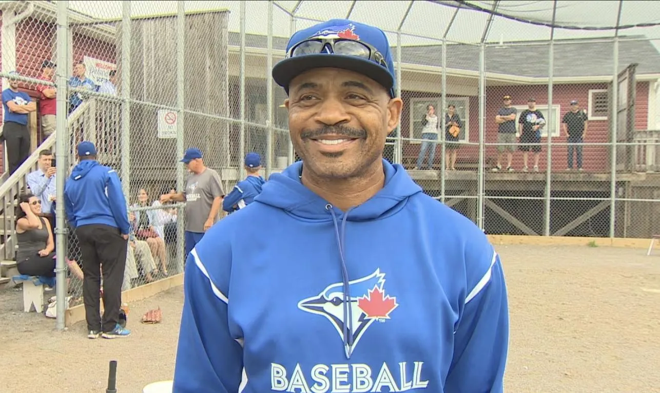 Jesse Barfield showing off his arm in right field during a late 1980's Blue Jays game