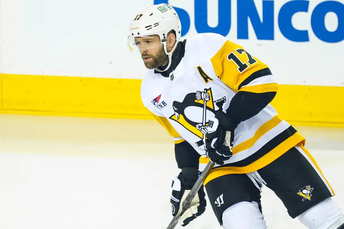 Pittsburgh Penguins right wing Bryan Rust (17) skates during the warmup period against the Calgary Flames at Scotiabank Saddledome.