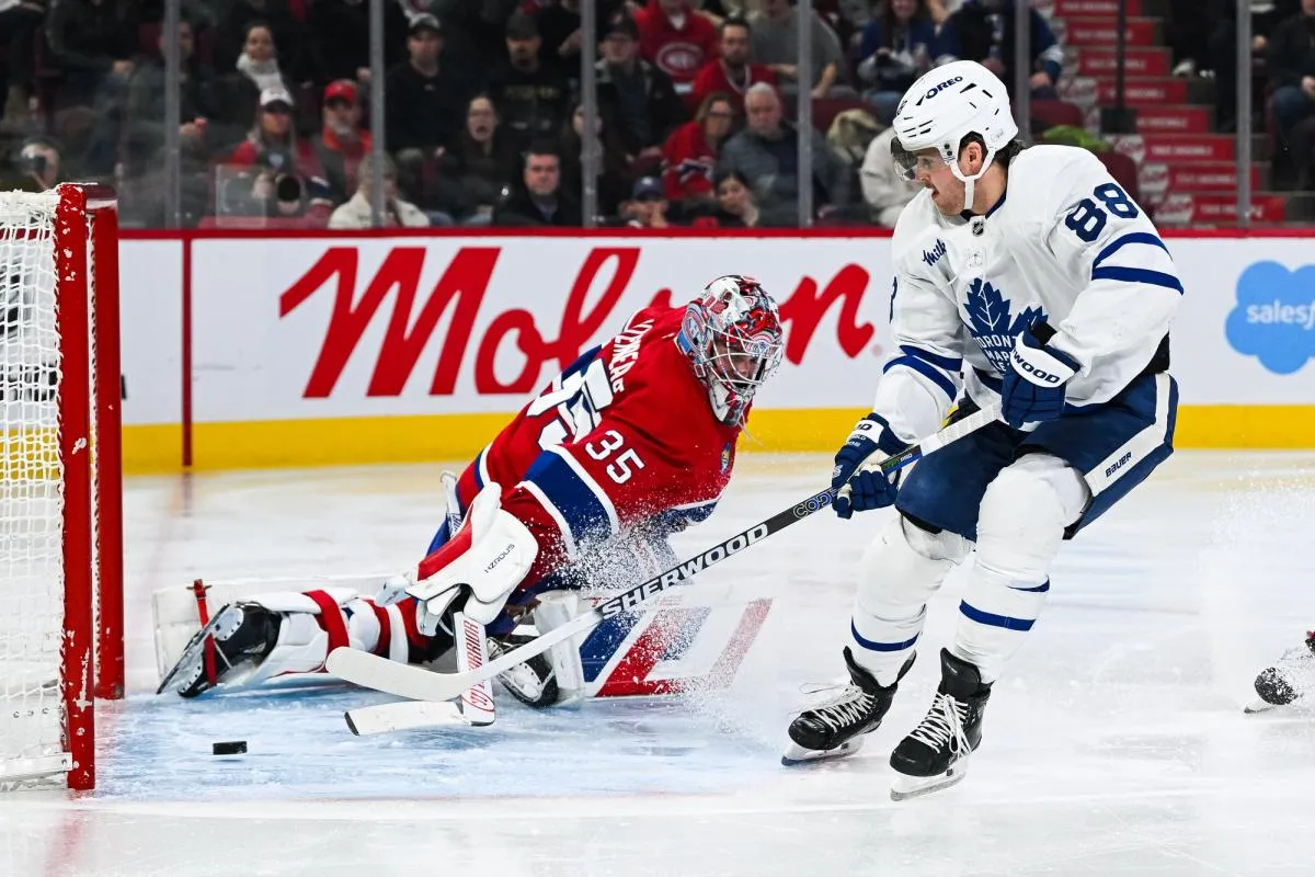 Toronto Maple Leafs right wing William Nylander (88) scores a goal against Montreal Canadiens goalie Sam Montembeault (35) during the third period at Bell Centre