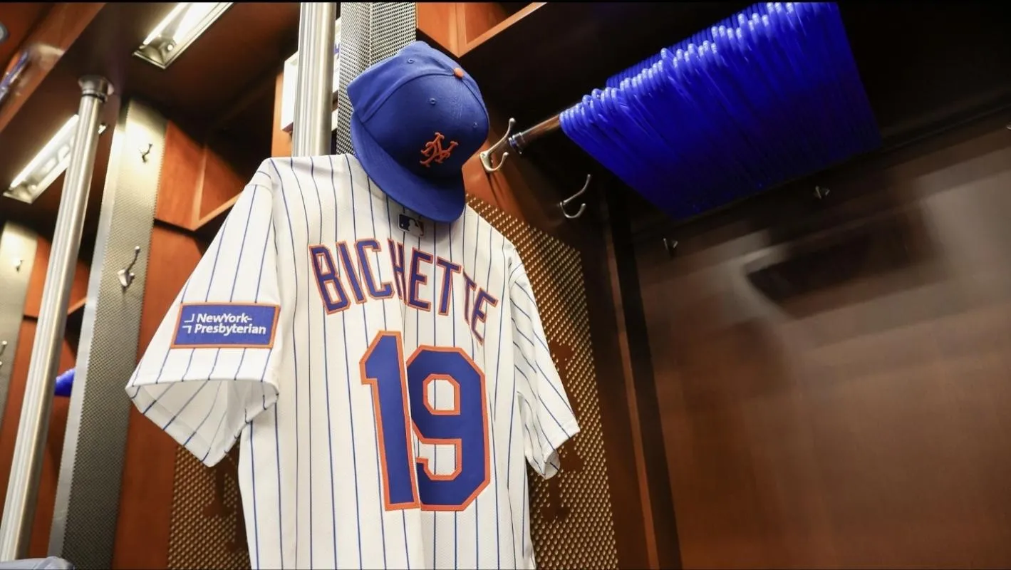 Bo Bichette's New York Mets cap and number 19 Jersey