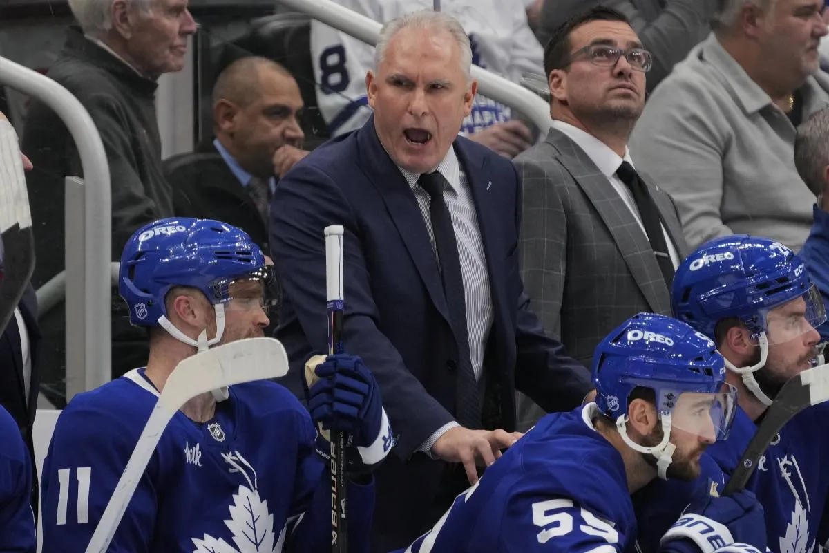 Toronto Maple Leafs head coach Craig Berube talks to his players during the third period against the Tampa Bay Lightning at Scotiabank Arena.