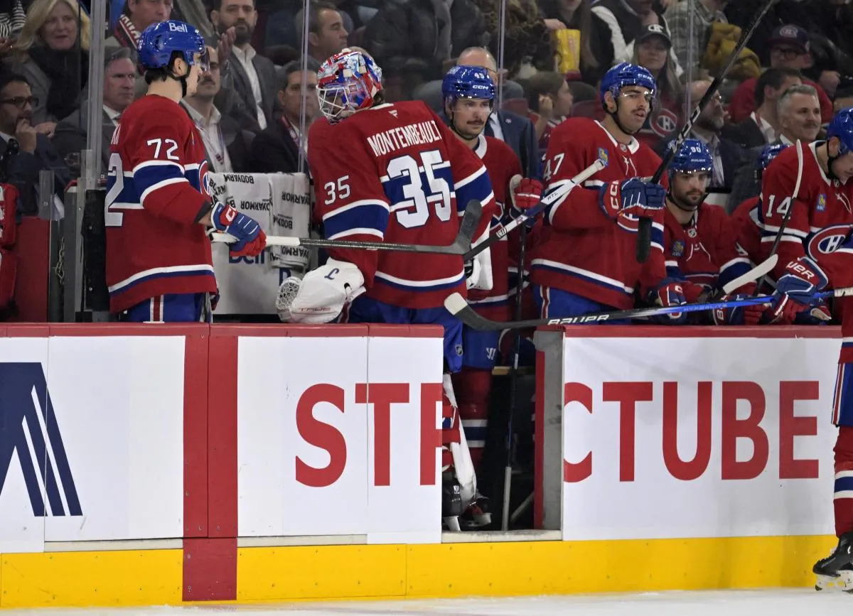 Le gardien des Canadiens de Montr&eacute;al, Sam Montembeault (35), est remplac&eacute; en deuxi&egrave;me p&eacute;riode lors du match contre les Capitals de Washington au Centre Bell.