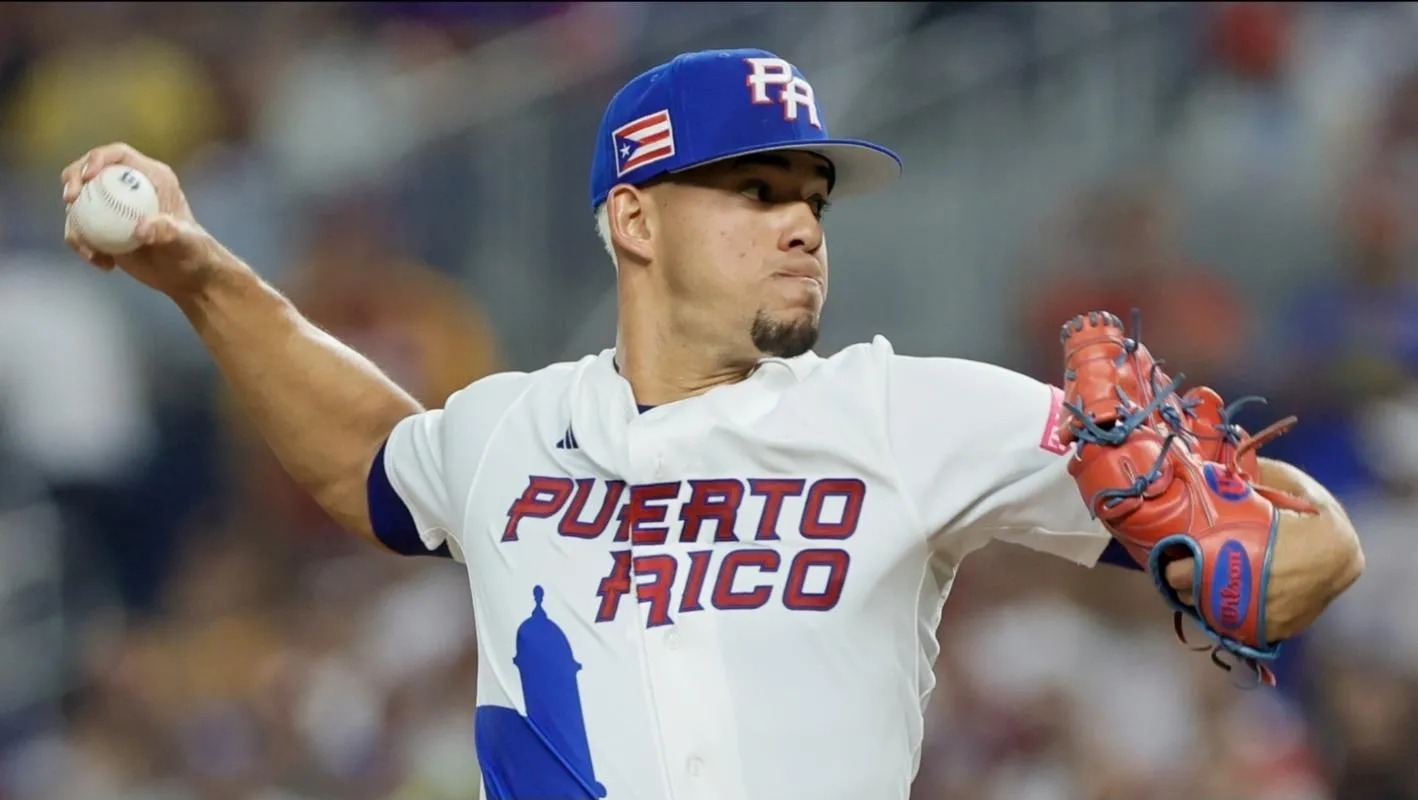 Puerto Rico starting pitcher Jose Berrios (37) delivers a pitch during the first inning against Venezuela at LoanDepot Park.
