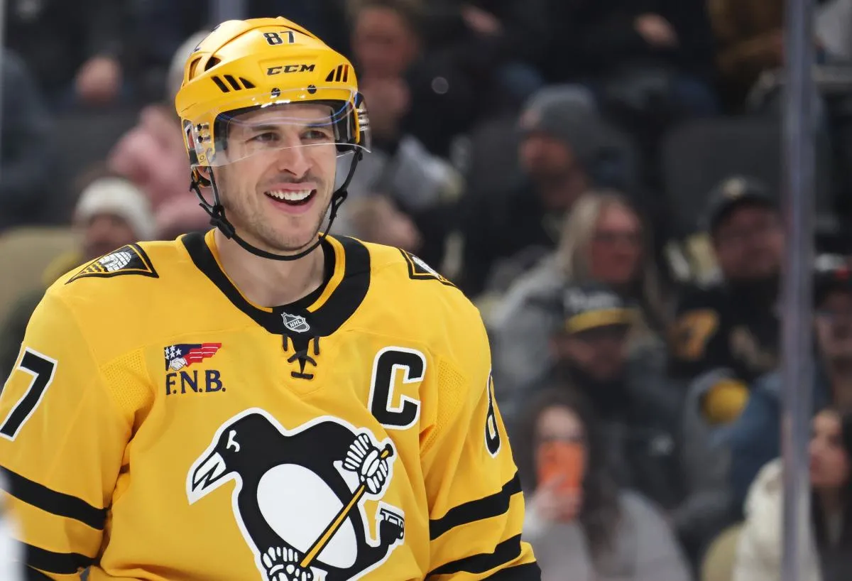 Pittsburgh Penguins center Sidney Crosby (87) reacts on the ice against the Chicago Blackhawks during the second period at PPG Paints Arena.