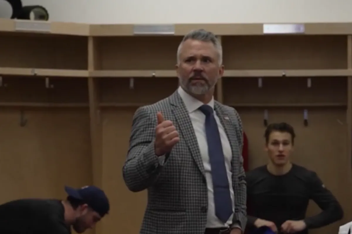 Sc&egrave;ne d'exception dans le vestiaire du Canadien apr&egrave;s la victoire : Martin St-Louis &eacute;tait tr&egrave;s &eacute;motif